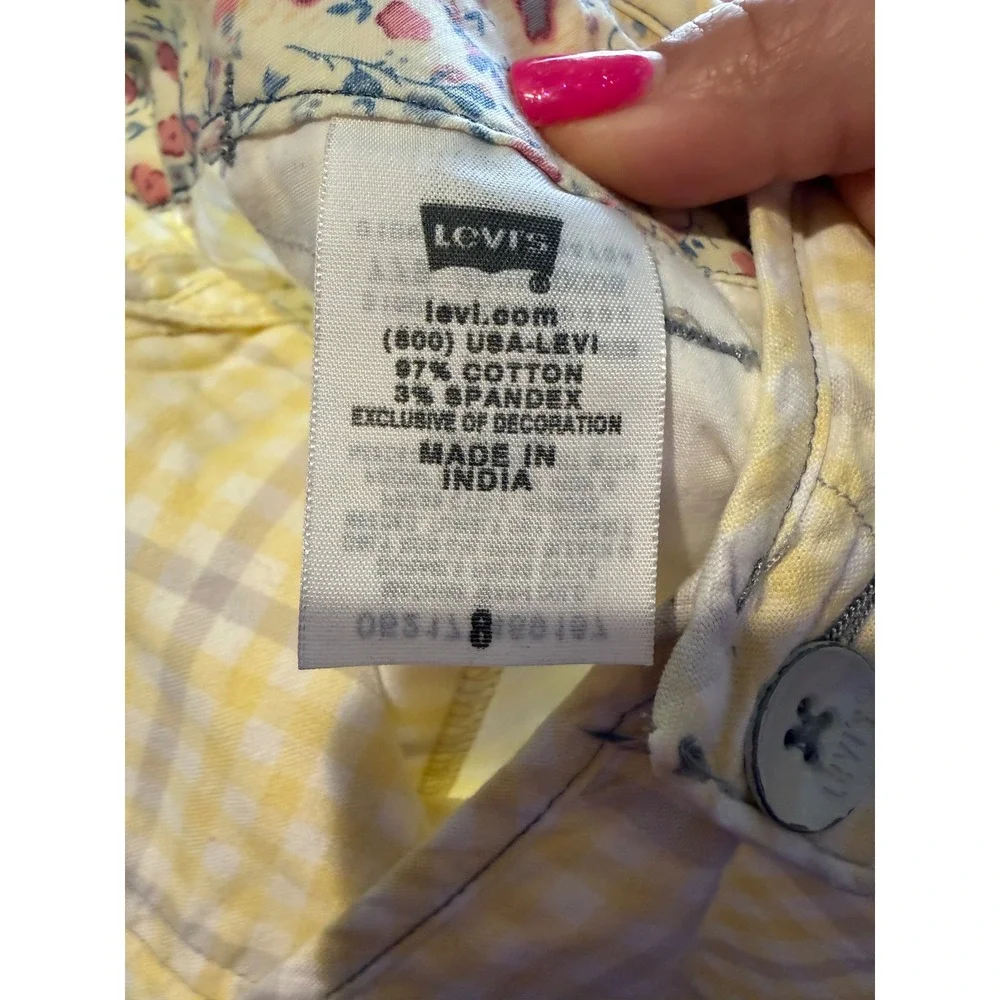 Levis Womens Yellow Gingham Plaid Casual Shorts Button Flap Pockets Est 1853 - Picture 10 of 10